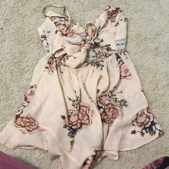 Floral romper - Picture 2 of 2